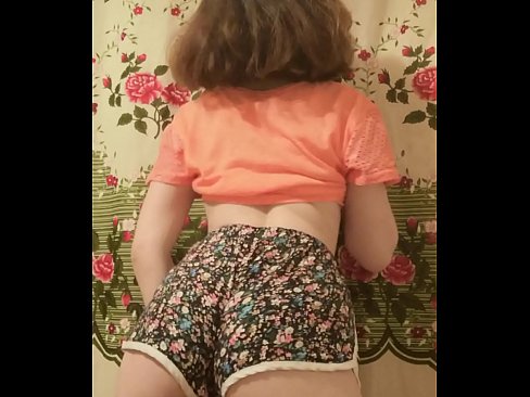 ❤️ Gadis muda seksi menanggalkan celana pendeknya di depan kamera Hanya porno di id.sexogolic-info.ru