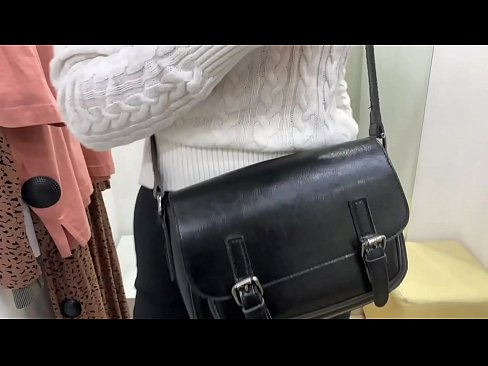 ❤️ Masturbasi publik dari jalang muda FeralBerry dengan dildo di kamar pas Hanya porno di id.sexogolic-info.ru